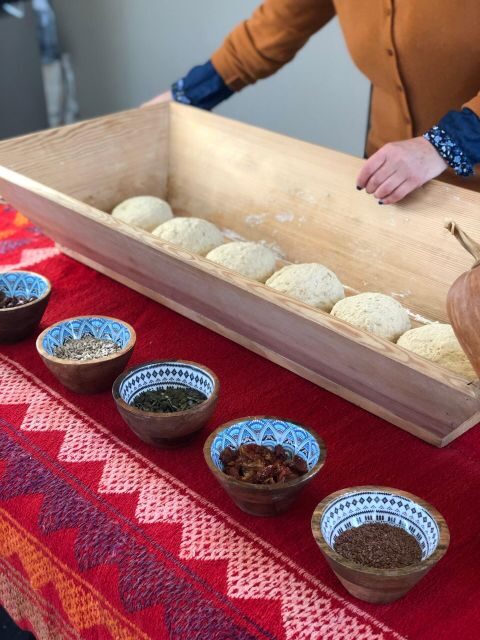 Chania Sourdough Bread Class - Olive Oil Tasting - Eating your bread with herb-flavoured olive oil (and not overthinking it)