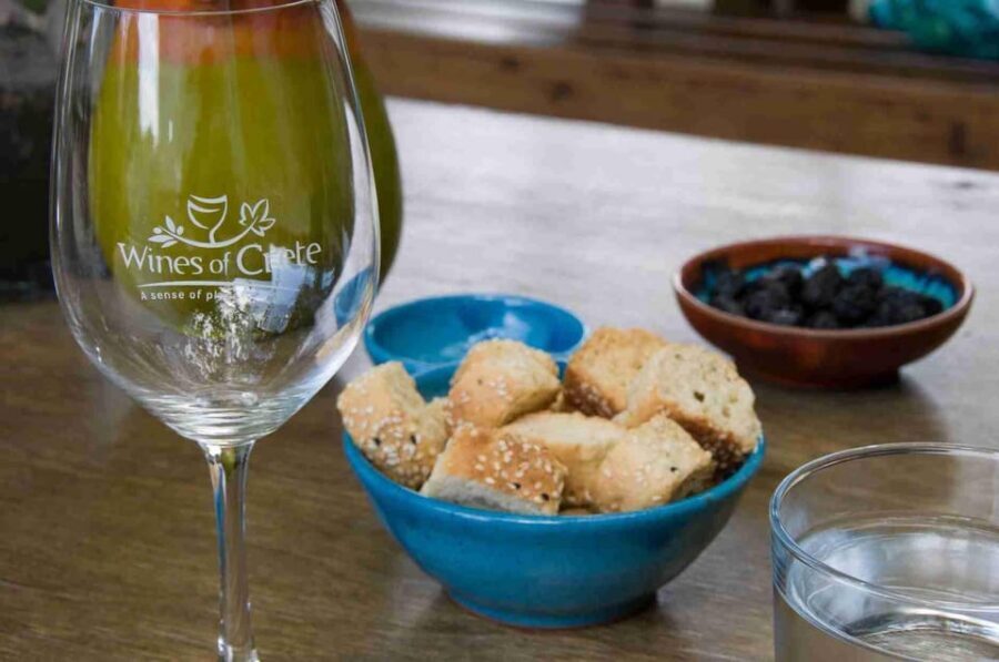 Chania Walking Food And Wine Night Tour - The 3-hour flow: where your appetite gets guided