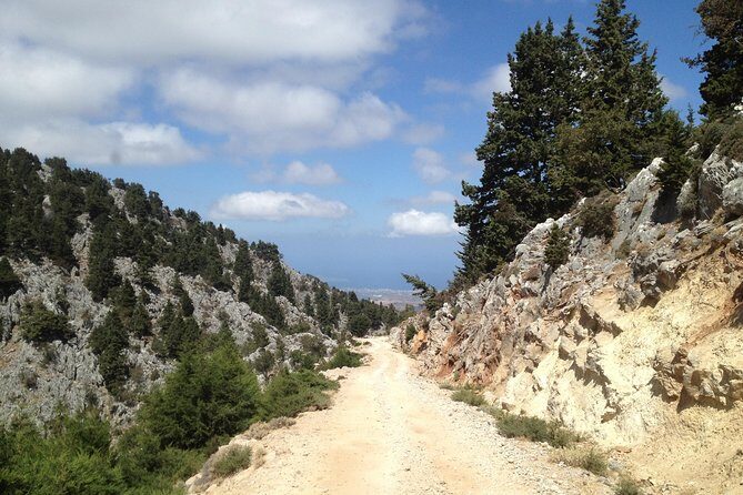 Explore the White Mountains of Crete - How the small-group format changes the day
