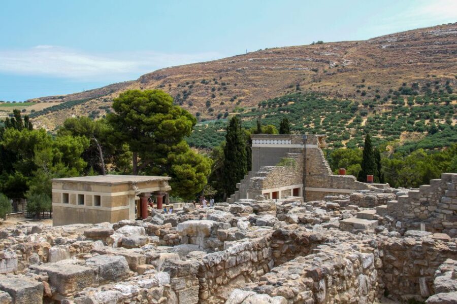 From Chania: Knossos Palace and Heraklion Full-Day Tour - The guide matters: real-world payoff from Katerina and Maria