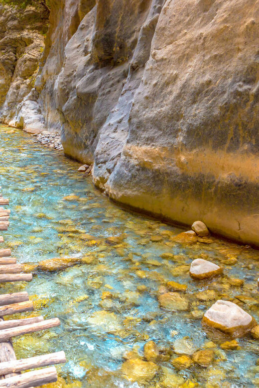 From Chania/Rethymno: Samaria Gorge Easy Way - Walking Samariá Gorge: choose your distance and still get the drama