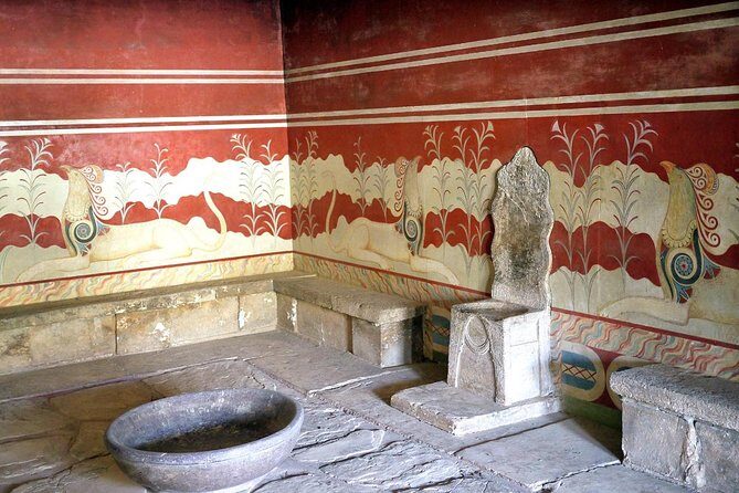 Full-Day Knossos And Heraklion Tour From Chania - The Palace of Knossos stop: what 2 hours with a professional guide really means