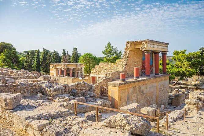 Full-Day Knossos and Heraklion Tour from Chania and Rethymno - Heraklion Old Town: Squares, Venetian Harbour Views, and the Museum Choice