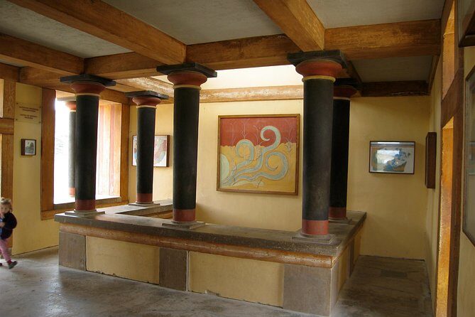 Full-Day Knossos And Heraklion Tour From Chania - The long coach ride from Chania: comfort, pickup time, and pacing