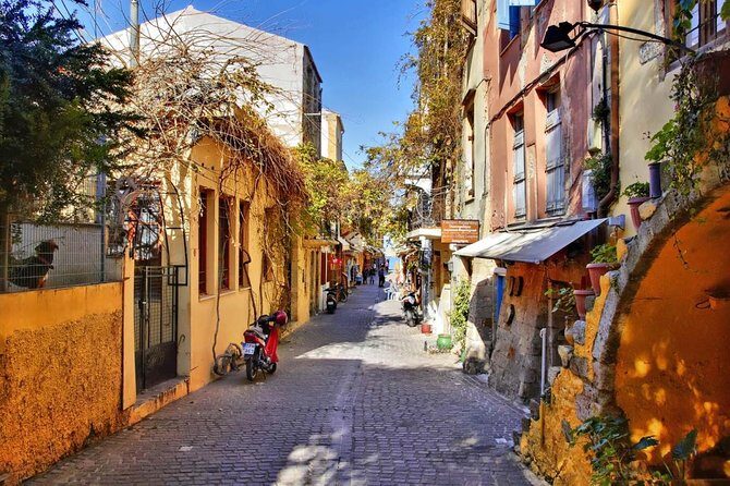 Full-Day Trip to Chania from Rethymno - Chania Town on Your Terms: Venetian Harbor, Turkish Quarters, and the Market Hall