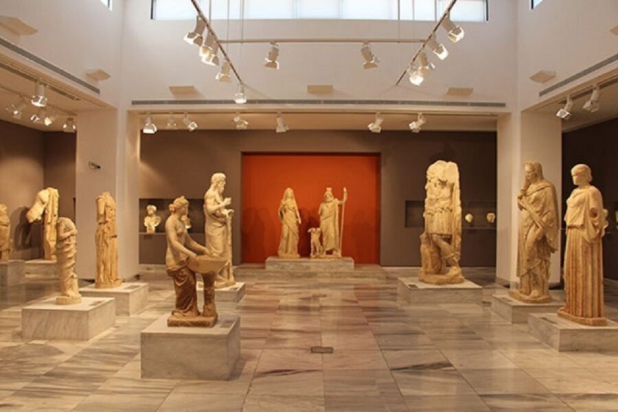 Knossos Palace, Museum & Heraklion City Tour From Chania - Getting there from the Chania area: one comfortable coach day