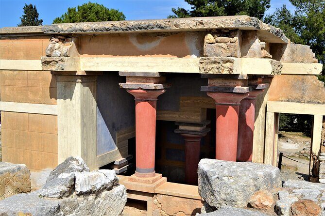 Knossos Palace, Museum & Rethymno city Private Tour from Chania - Stop 3: Rethymno’s old town walk and the Fortezza view