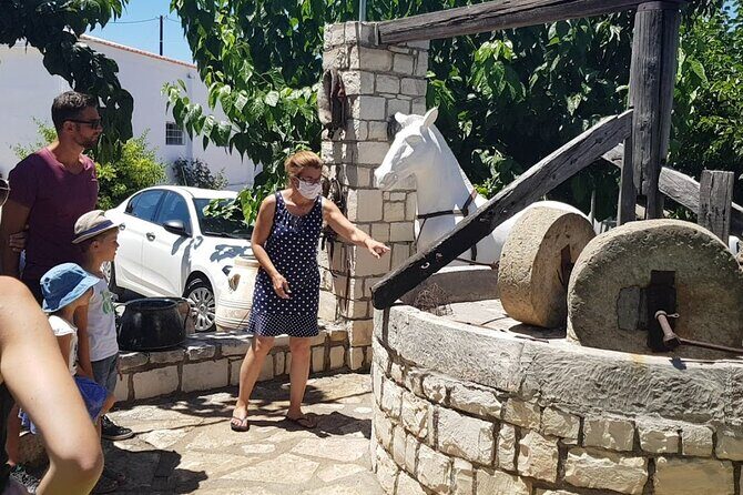 Pottery - Honey & Olive Oil experience - Tsikalario cretan ceramics in Margarites: make your own pottery