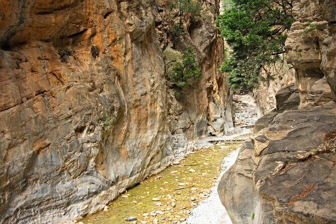 Private Roundtrip Transfer from Chania to Samaria Gorge Park - Entering the Samaria Gorge: A 17 km Descent at Your Pace