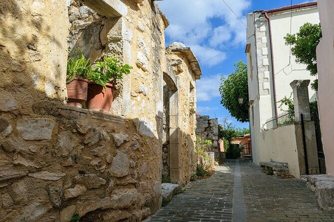 The 7 Villages of Apokoronas Tour – Explore East Chania Mainland - Guides and the small-group vibe: where the day actually clicks