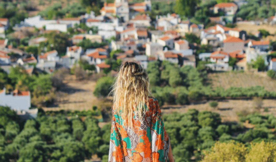 Through the Lens of Crete: Knossos, Legends, and Local Life - Knossos Palace: Where the labyrinth feeling is real